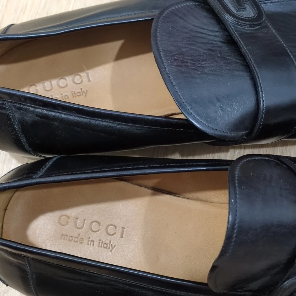 Gucci Black Leather Loafers With GG Logo - Picture 7 of 9